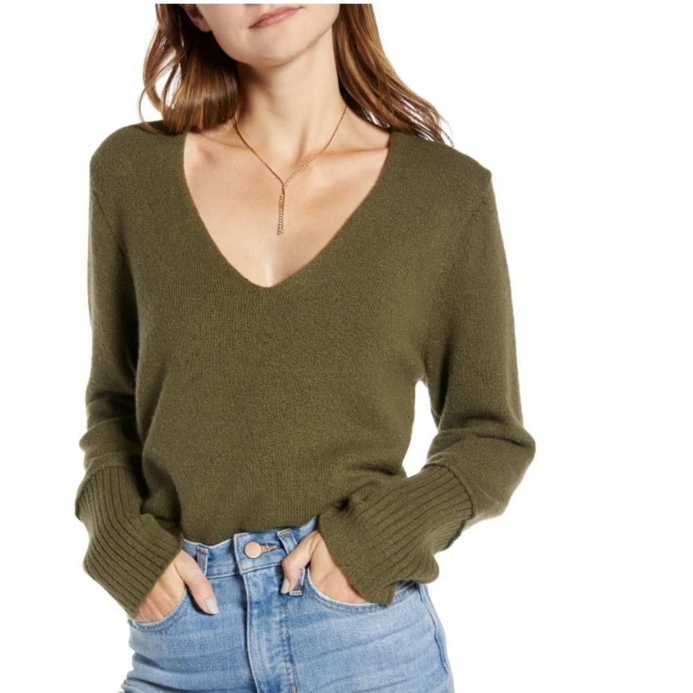 Something navy  v neck sweater